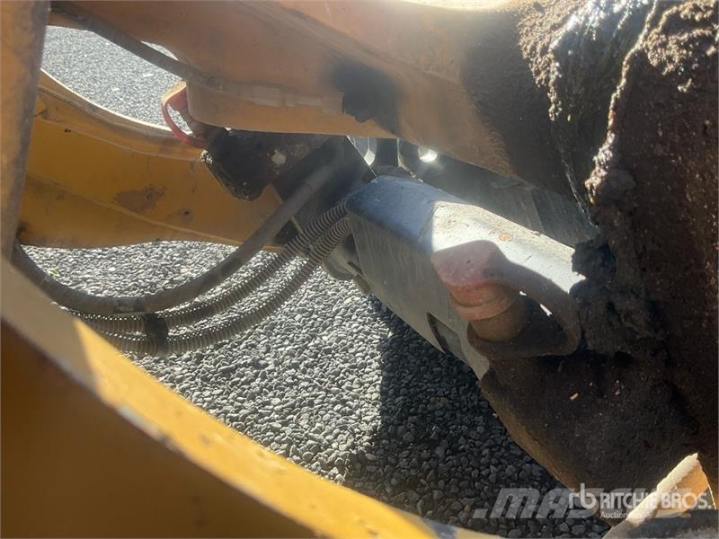 CAT 906 Radlader