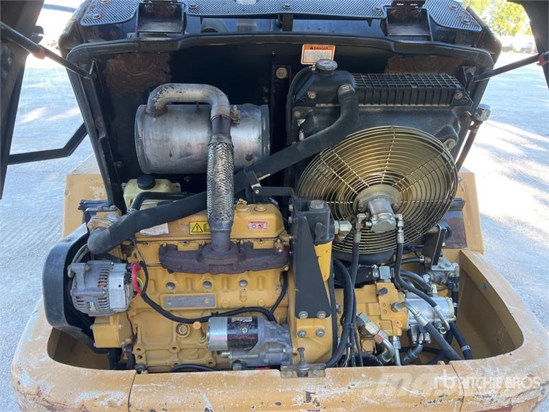 CAT 906 Radlader