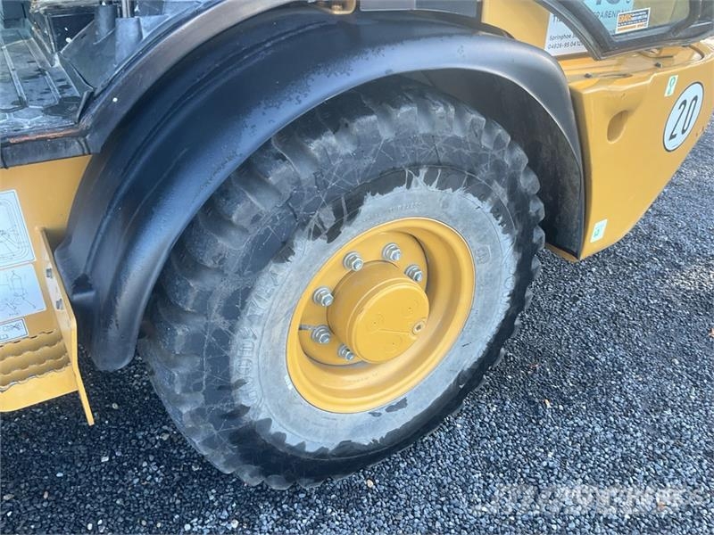 CAT 906 Radlader