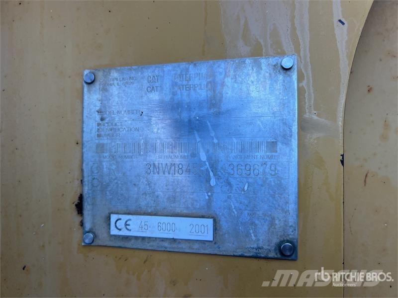 CAT 906 Radlader