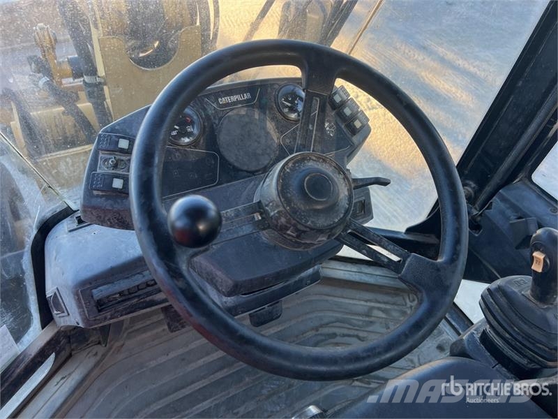 CAT 906 Radlader