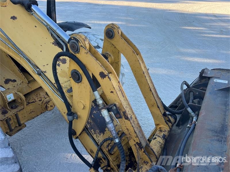 CAT 906 Radlader