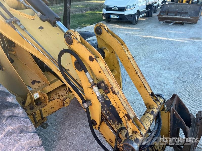 CAT 906 Radlader