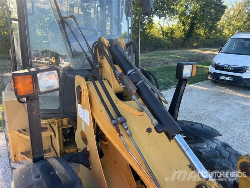 CAT 906 Radlader