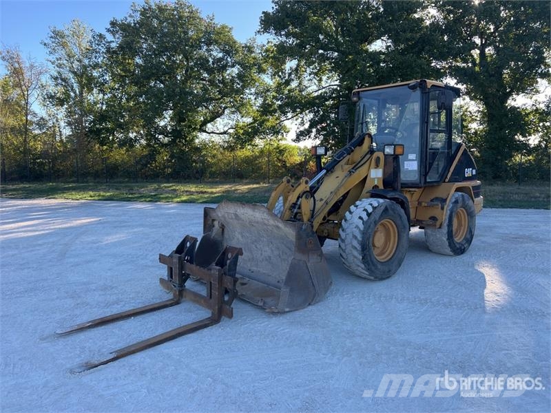 CAT 906 Radlader