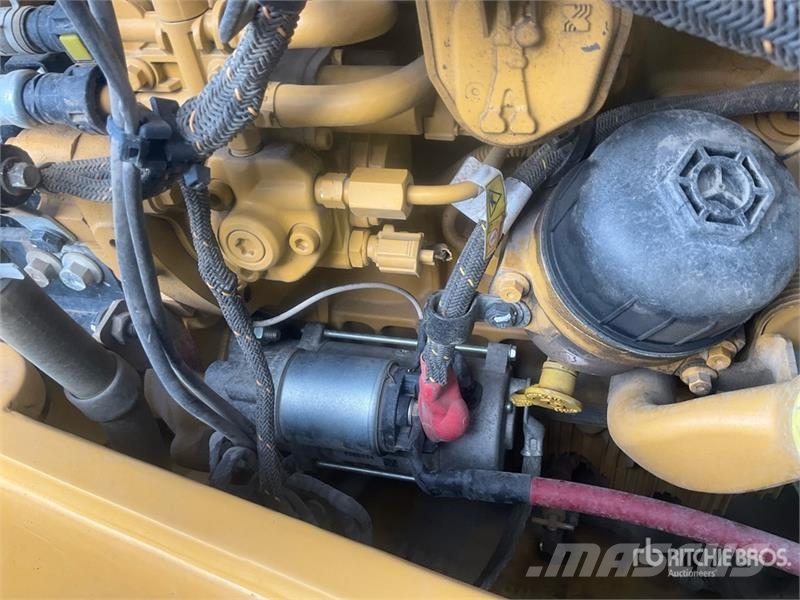 CAT 906 Radlader