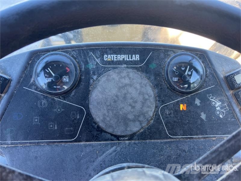 CAT 906 Radlader