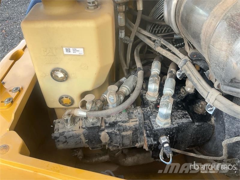 CAT 906 Radlader