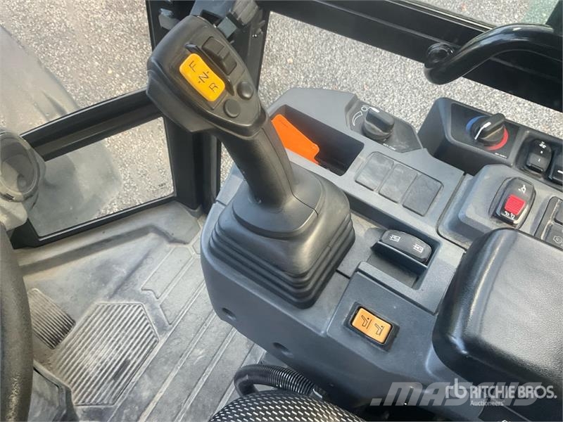 CAT 906 Radlader
