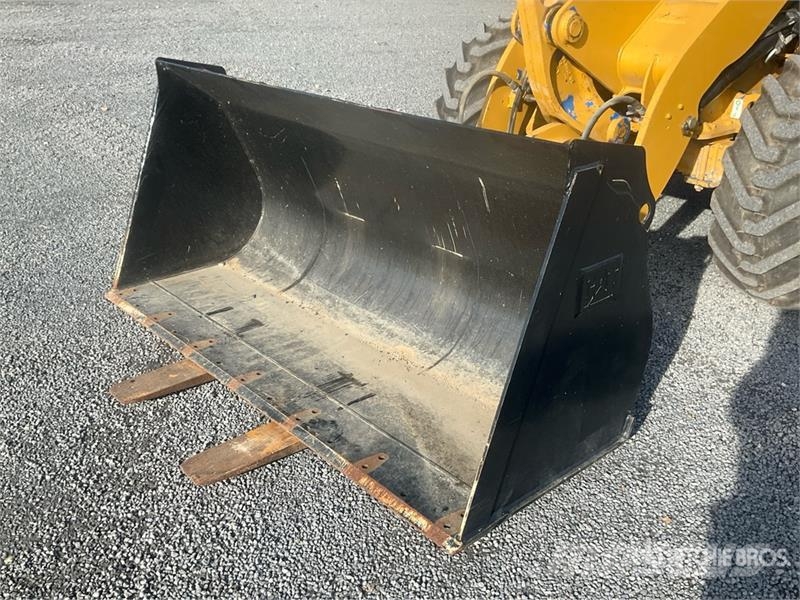 CAT 908M Wheel Loader Iekrāvēji uz riteņiem