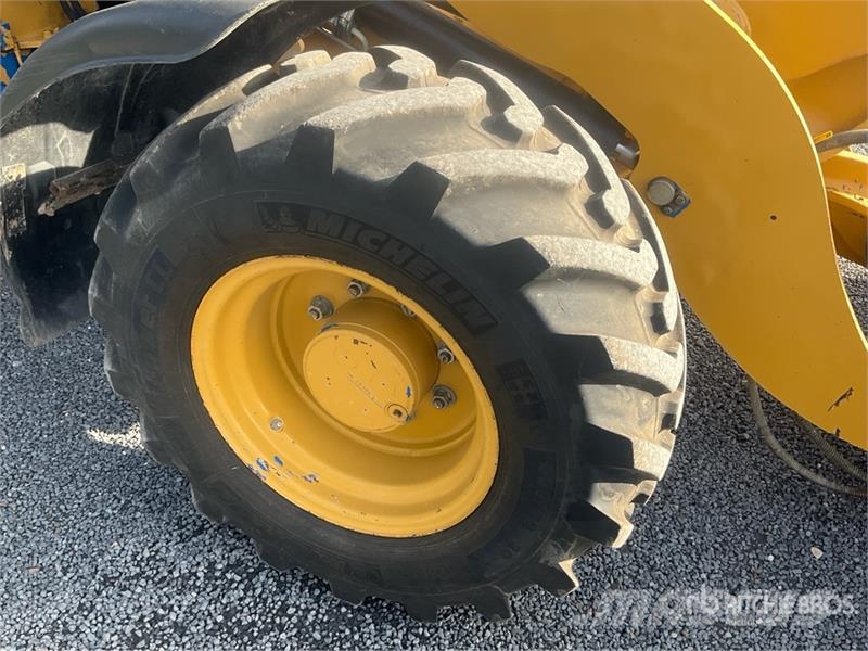 CAT 908M Wheel Loader Iekrāvēji uz riteņiem