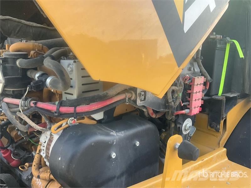 CAT 908M Wheel Loader Iekrāvēji uz riteņiem