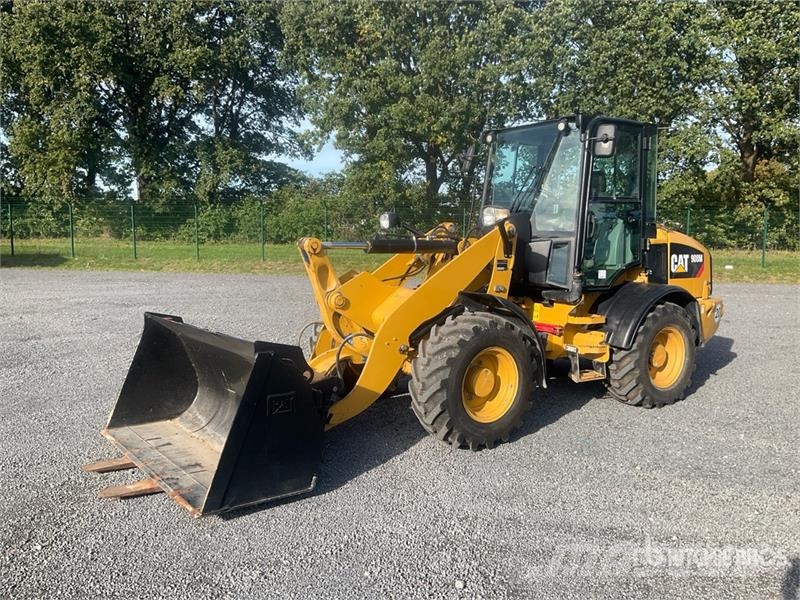 CAT 908M Wheel Loader Iekrāvēji uz riteņiem