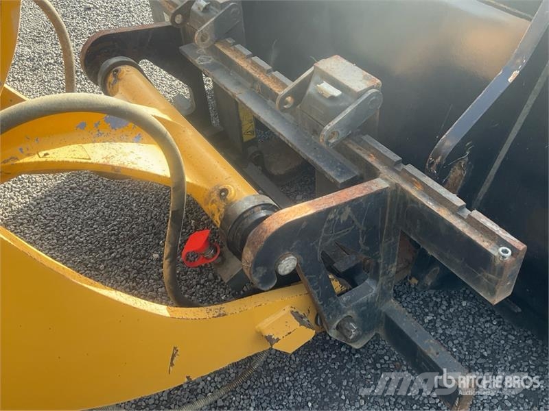 CAT 908M Wheel Loader Iekrāvēji uz riteņiem