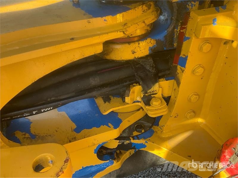 CAT 908M Wheel Loader Iekrāvēji uz riteņiem