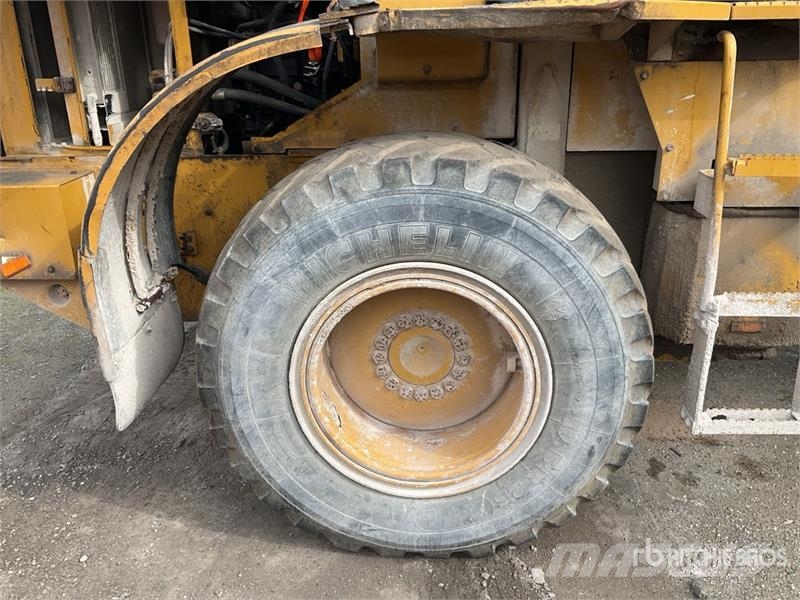 CAT 924G Колесни товарачи
