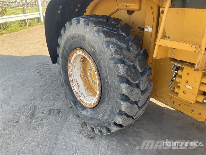 CAT 924G Kolové nakladače