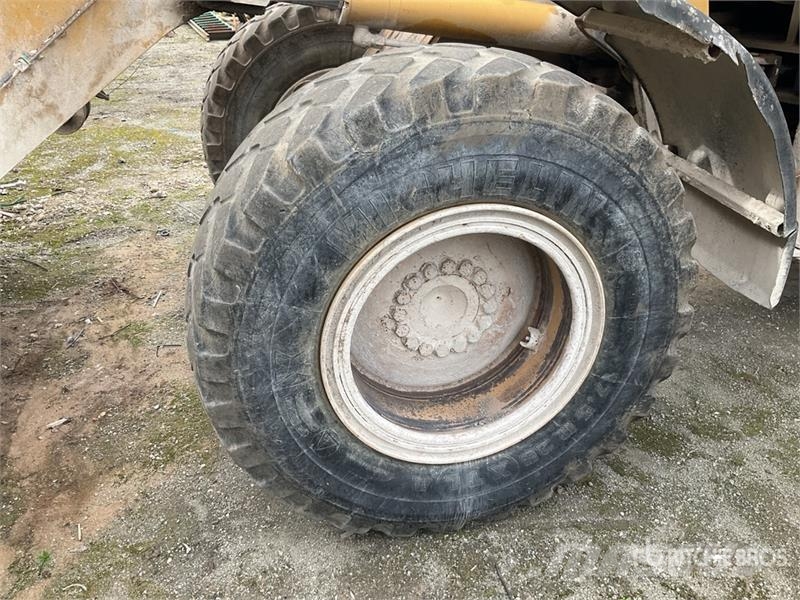 CAT 924G Колесни товарачи