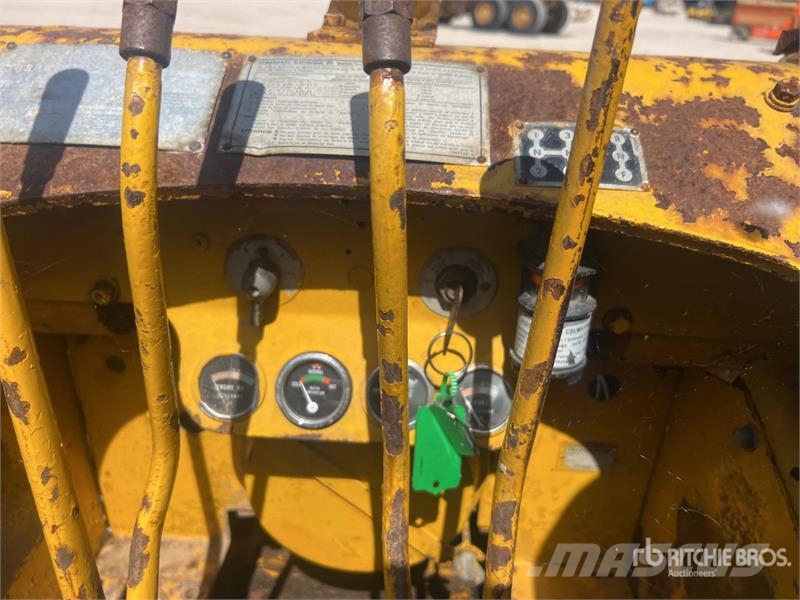 CAT 933 Φορτωτές με ερπύστριες