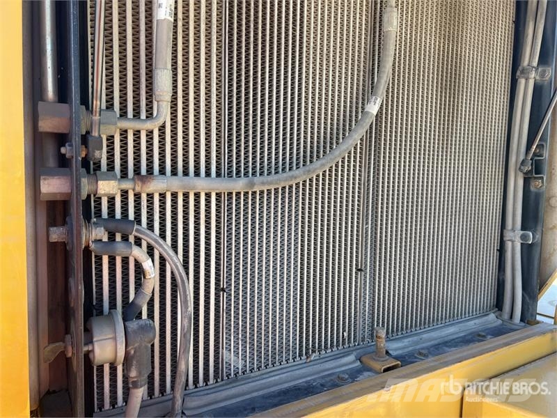 CAT 938K Chargeuse Sur Pneus Wheel Loader 輪胎式裝載機