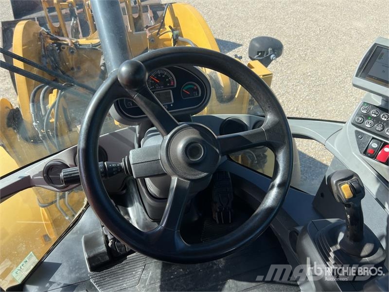 CAT 938K Chargeuse Sur Pneus Wheel Loader 輪胎式裝載機