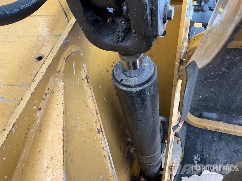 CAT 938M Rataslaadurid