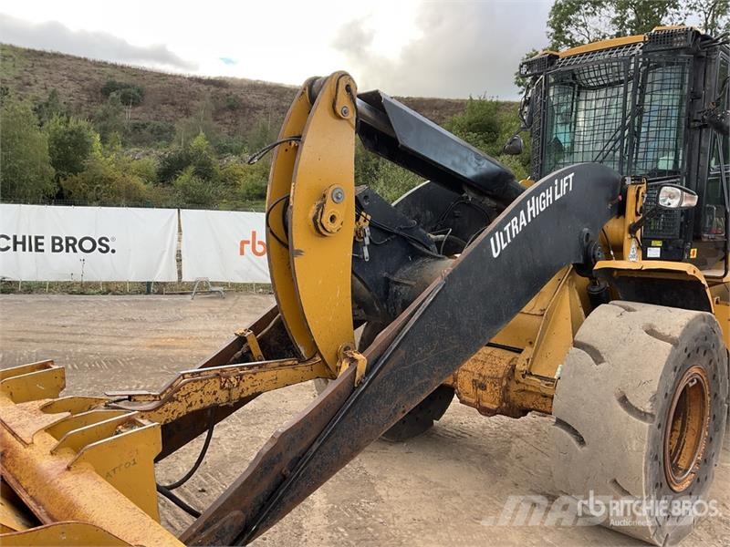 CAT 938M Rataslaadurid