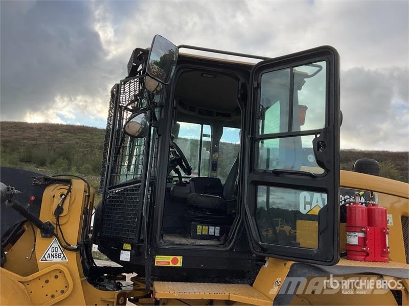 CAT 938M Rataslaadurid