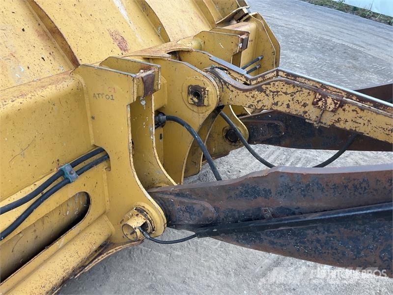 CAT 938M Rataslaadurid