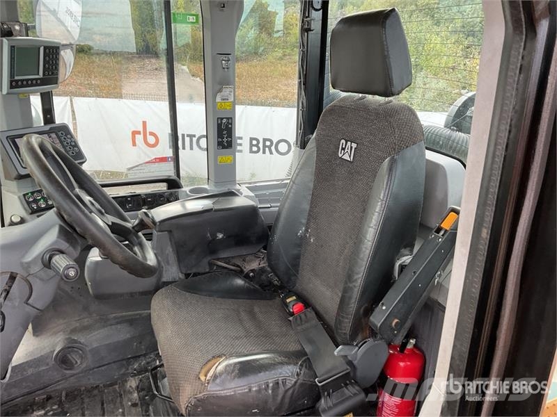 CAT 938M Rataslaadurid