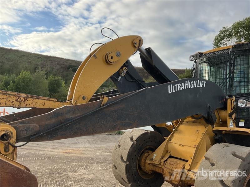 CAT 938M Rataslaadurid