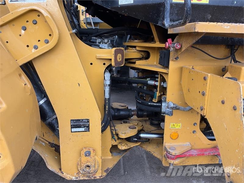 CAT 938M Rataslaadurid