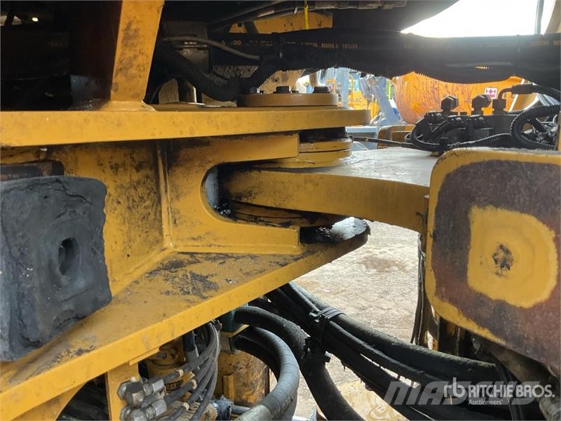 CAT 938M Rataslaadurid