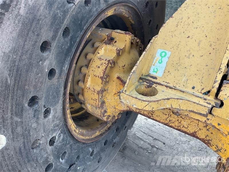 CAT 938M Rataslaadurid