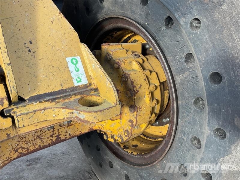 CAT 938M Rataslaadurid