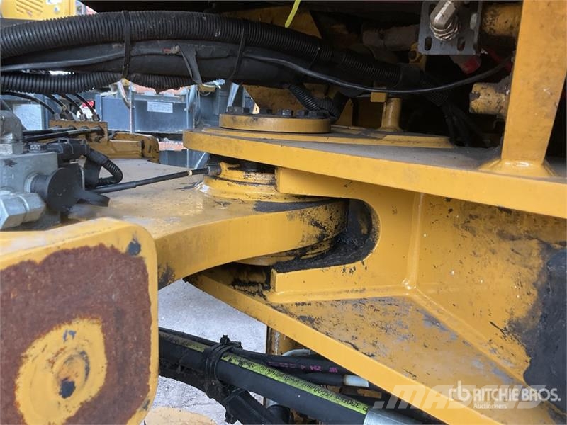 CAT 938M Rataslaadurid