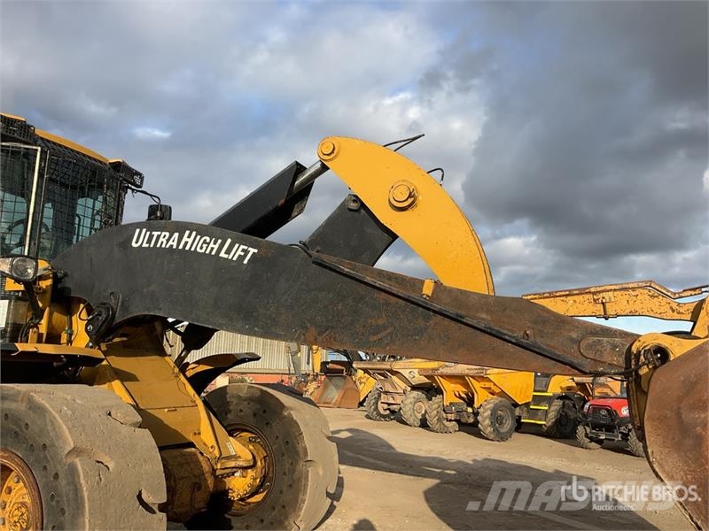 CAT 938M Rataslaadurid