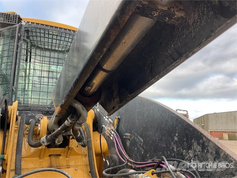 CAT 938M Rataslaadurid