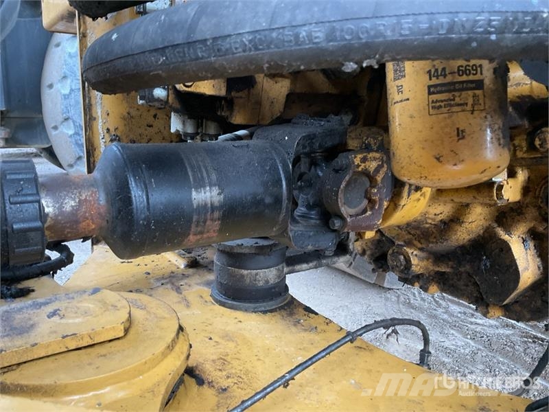 CAT 938M Rataslaadurid