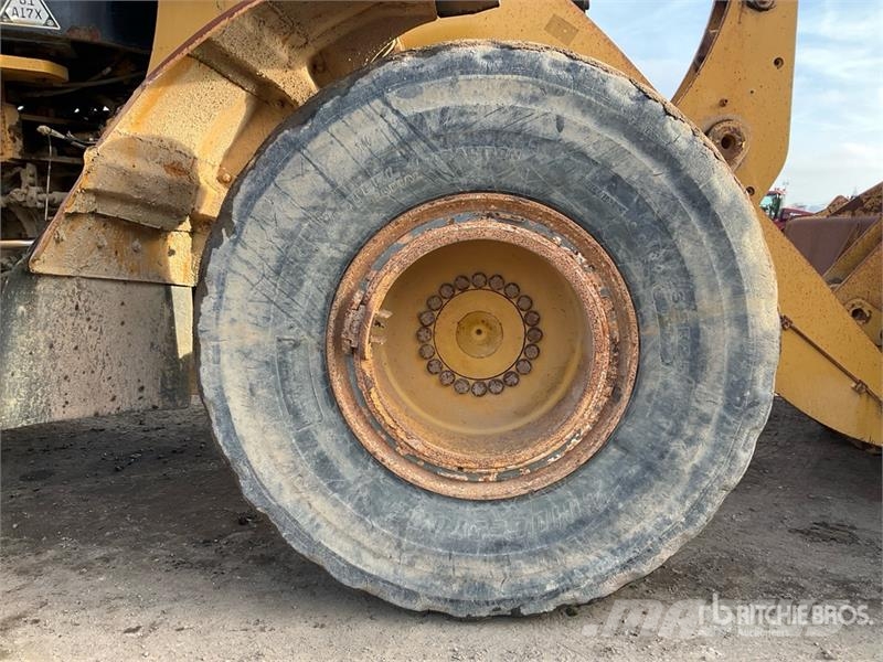 CAT 962K Wheel Loader Pale gommate