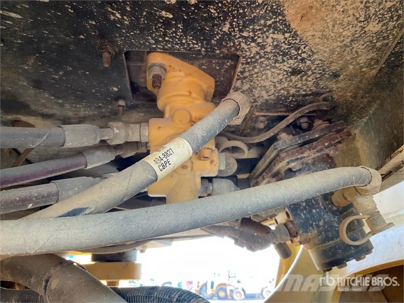 CAT 962K Wheel Loader Pale gommate