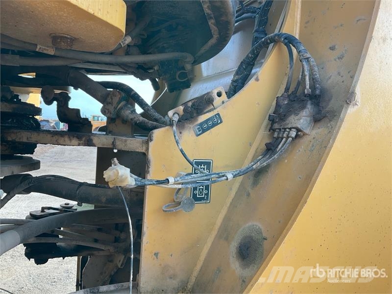 CAT 962K Wheel Loader Pale gommate