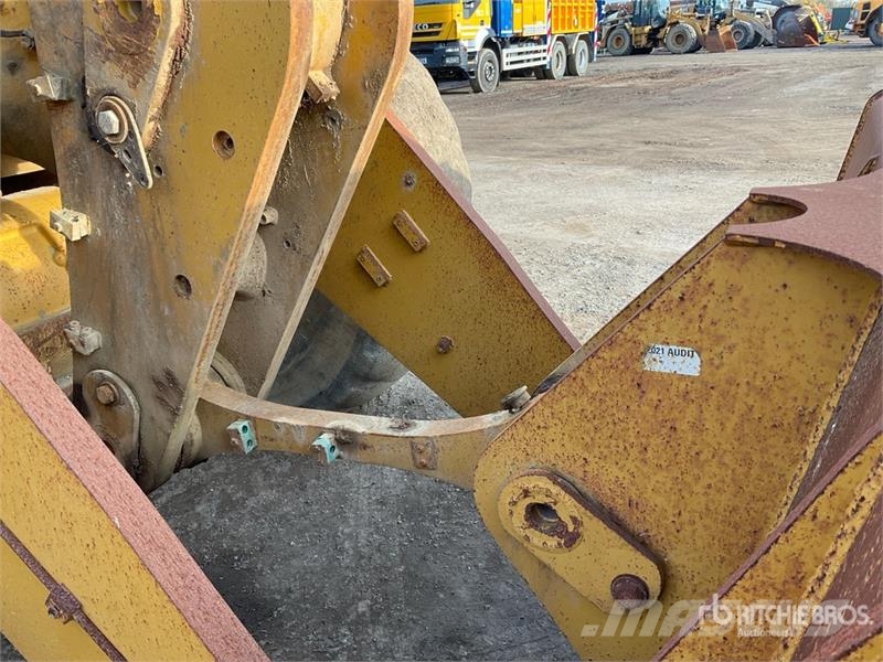 CAT 962K Wheel Loader Pale gommate