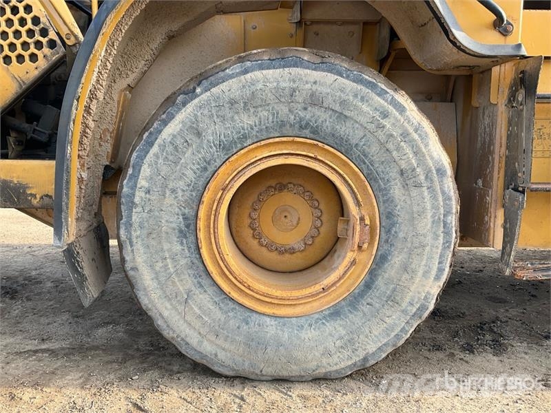 CAT 962K Wheel Loader Pale gommate