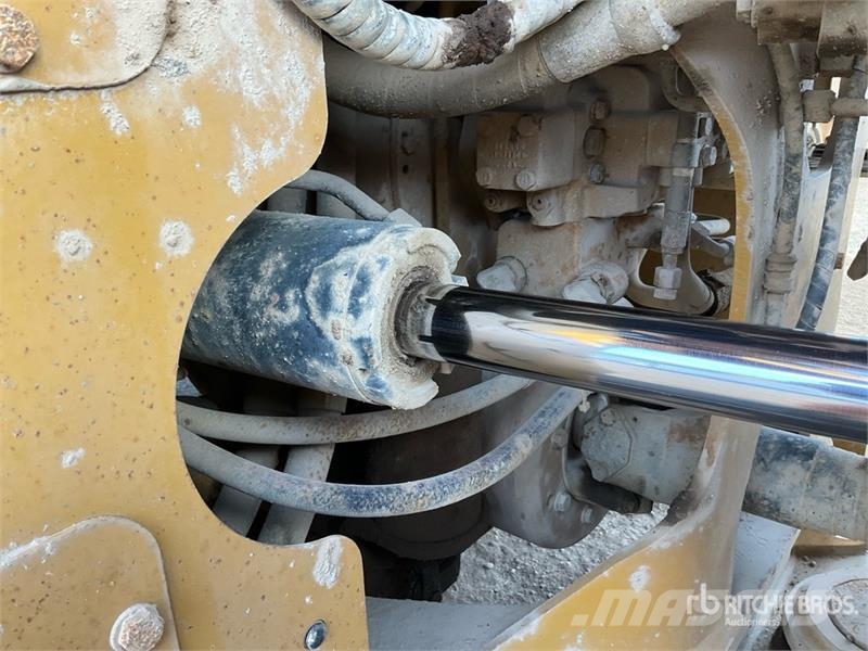 CAT 962K Wheel Loader Pale gommate