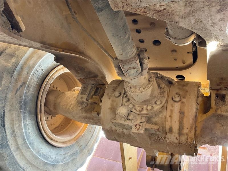 CAT 962K Wheel Loader Pale gommate