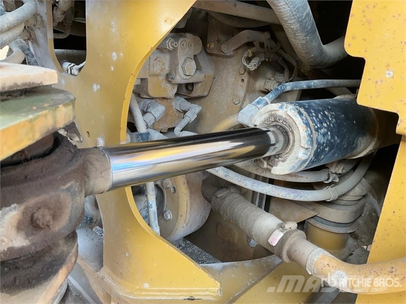 CAT 962K Wheel Loader Pale gommate