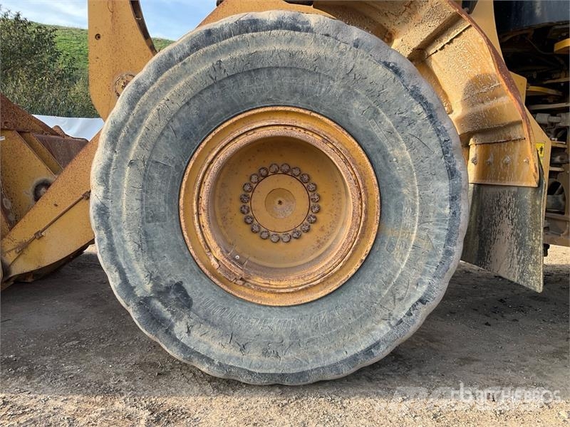CAT 962K Wheel Loader Pale gommate