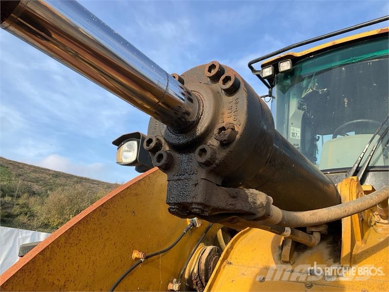 CAT 962K Wheel Loader Pale gommate