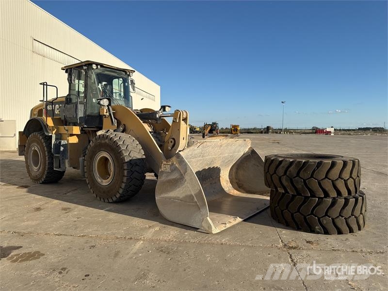 CAT 962M Kolesni nakladalci